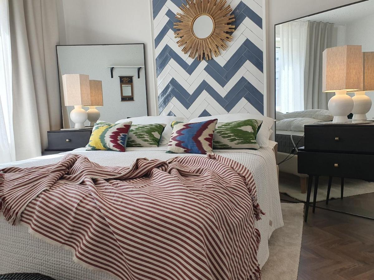The Mirror Guesthouse - Terme Merano Bagian luar foto