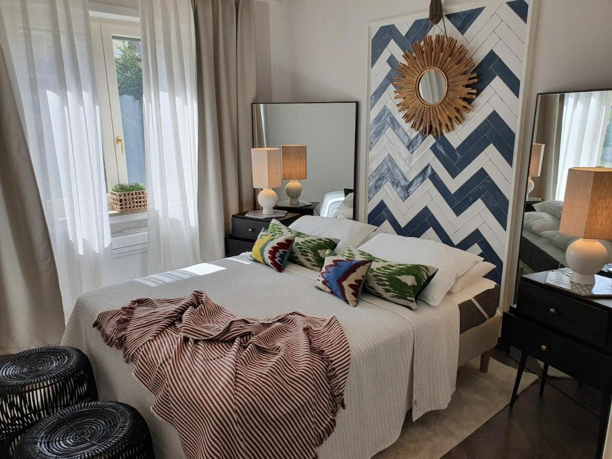 The Mirror Guesthouse - Terme Merano Bagian luar foto